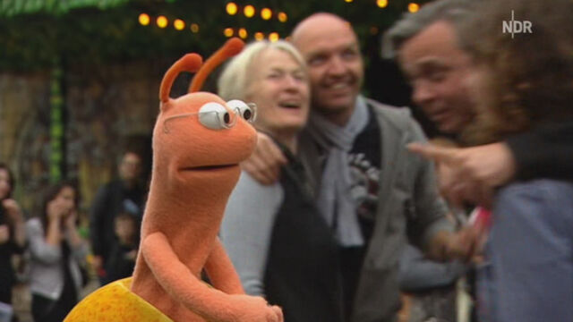 File:EineMöhreFürZwei-PuppeteerCameos-2010.jpg