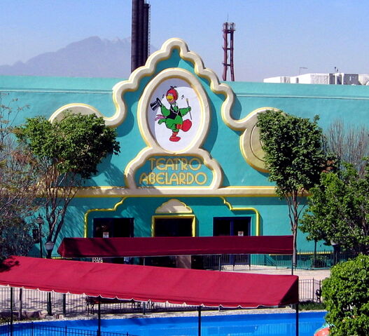 File:Parque-plaza-sesamo-teatro-abelardo.jpg