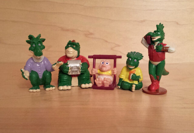 File:Subway Dinosaurs group.jpg