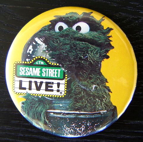 File:Sesame street live oscar button 1985.jpg