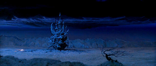 File:TheDarkCrystal-TheCastleOfTheCrystal.jpg