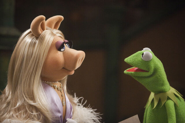 File:Themuppets2011still kerpiggy2.jpg