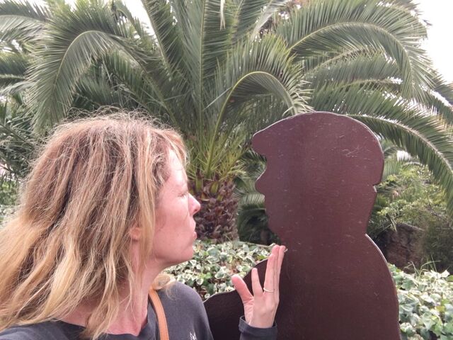 File:Kristin Newman Pablo Neruda.jpg