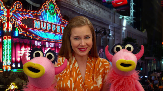 File:TheMuppets-AmyAdams-MahnaMahna-(2012).jpg