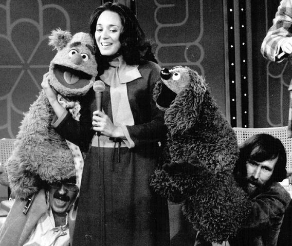 File:10-24-77 Mike Douglas show.jpg