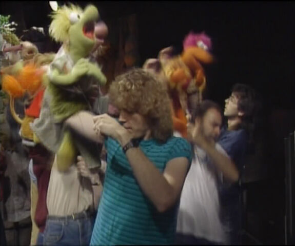 File:Performing2.jpg