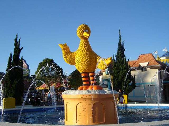 File:Hopibigbird.jpg