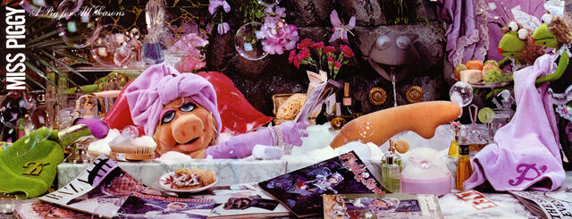 File:Piggy81-centerfold.jpg