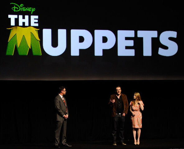 File:Cinemacon2011-01.jpg