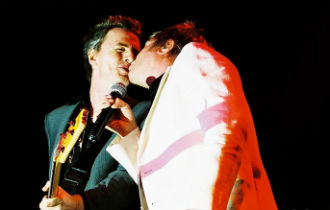 File:Duran duran kiss.jpg