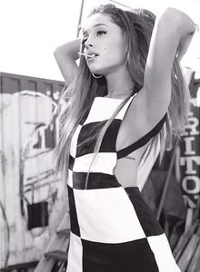 Ariana-grande-2014-c