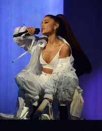 Ariana-grande-performs-at-her-dangerous-woman-tour-in-phoenix-02-03-2017 7