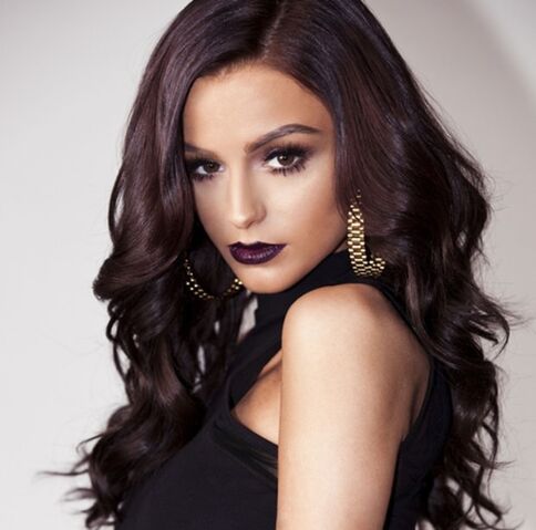 File:Cher-lloyd-sirens-new-single.jpg