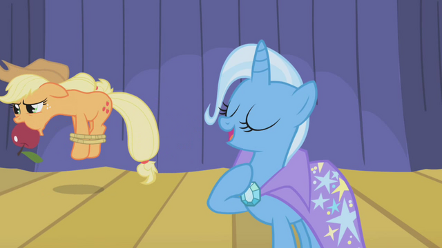 Archivo:Applejack humiliated by Trixie S01E06.png