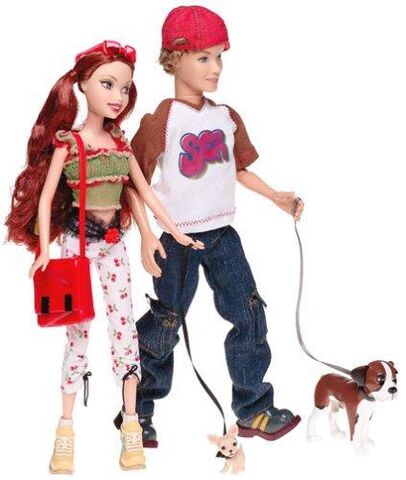 Plik:Chelsea Hudson GROaA doll.jpg