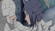 Konan interrogando um Shinobi de Konoha.png