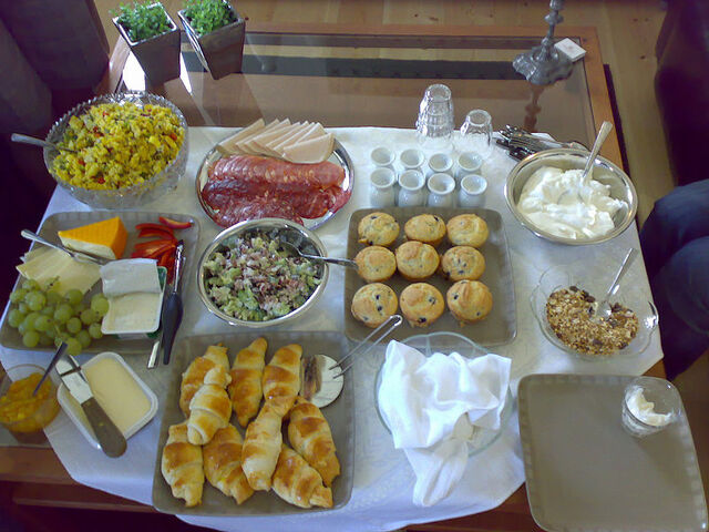 File:Brunchtable.jpg