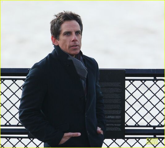 File:Ben-stiller-chilly-night-at-the-museum-3-scenes-with-skyler-gisondo-04.jpg