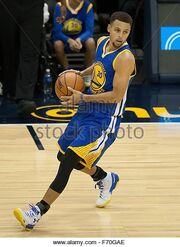 Stephen-curry-readies-to-f70gae