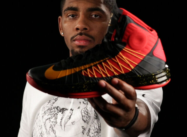 File:Nike-hyperdunk-2012-kyrie-irving-pe.jpg
