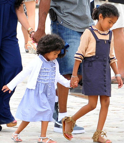 File:Natalia and gianna.jpg