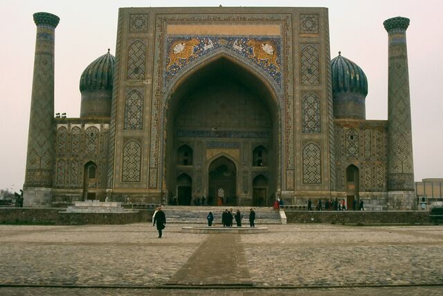 Fișier:Sher Dor Madrasah in Samarkand - Uzbekistan.jpg