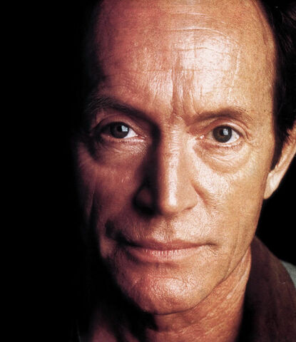 File:LanceHenriksen.jpg