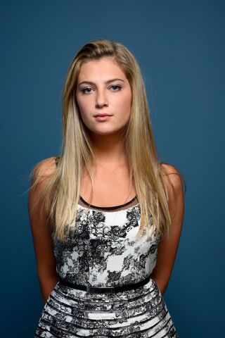 File:Zoe Levin.jpg