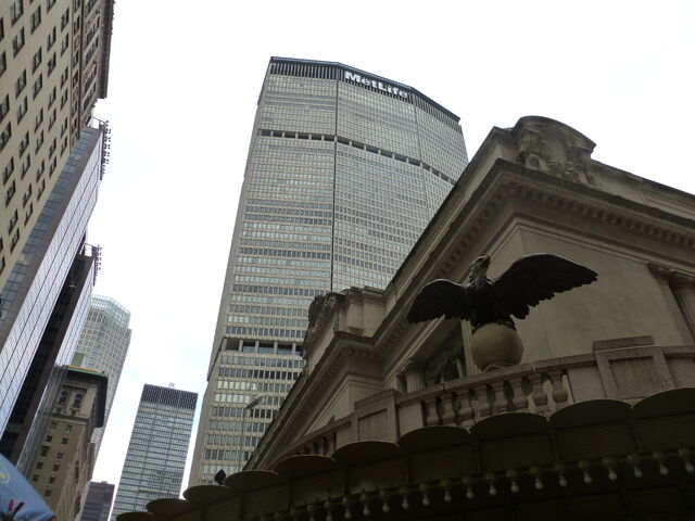 File:MetLife Building.jpg