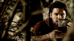 4x1ConnorRetrouveLeDispositifD'OuvertureD'Helen.jpg