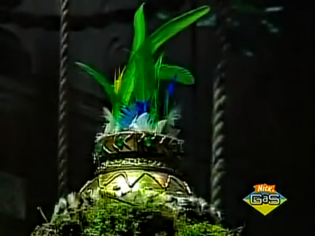 File:Crown of Queen Nzinga.png