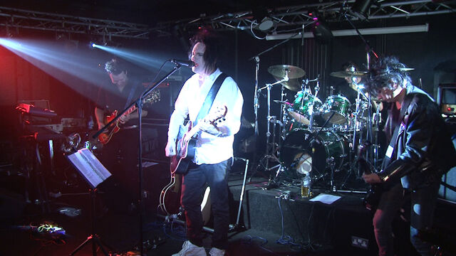 File:Live.jpg