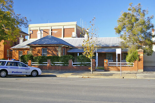 File:800px-Old Wagga Police Station.jpg