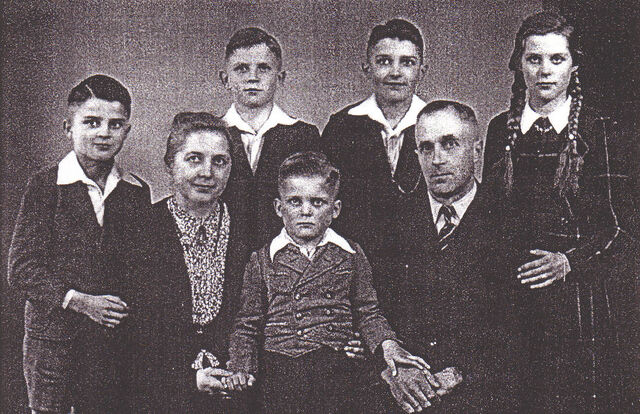 Datei:1948 Familie Kothe.jpg