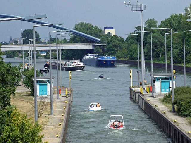 Datei:Schleuse-of-038.jpg