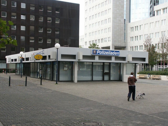 Datei:Polizeiladen.jpg