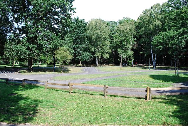 Datei:Leonhard-Eißnert-Park 3.jpg