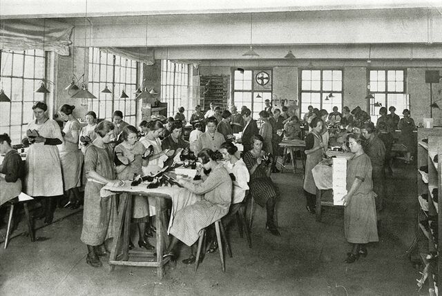 Datei:Schuhfabrik Hassia.jpg