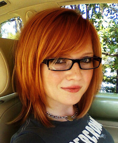 File:Auburn hair.jpg