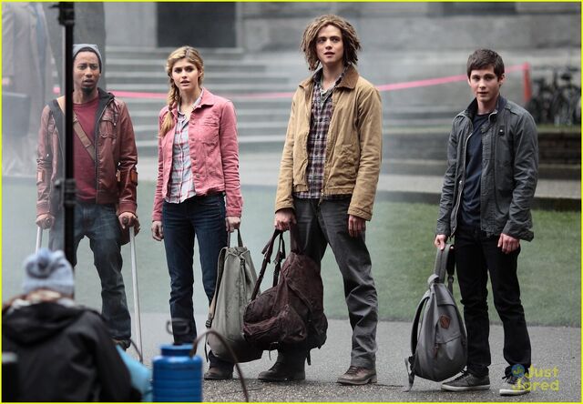 File:Logan-lerman-faces-monsters-set-04.jpg