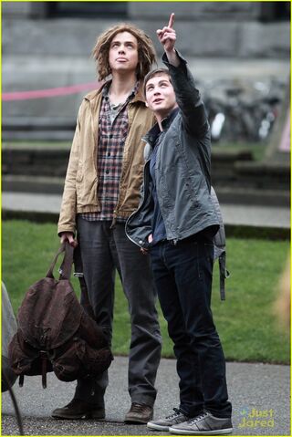 File:Logan-lerman-faces-monsters-set-05.jpg