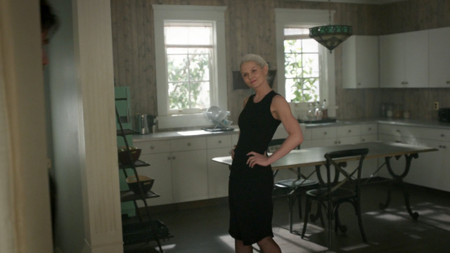 Fichier:5x02 Emma Ténébreuse présentation maison Swan cuisine.png