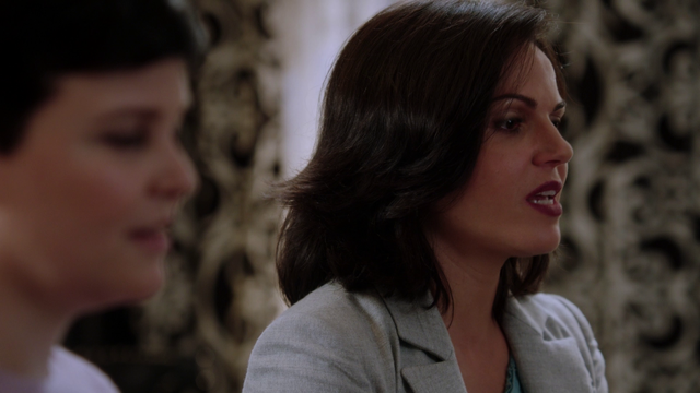 Fichier:4x05 Scènes coupées Autres 4x04 "Précédemment" Regina Mills Mary Margaret Blanchard.png