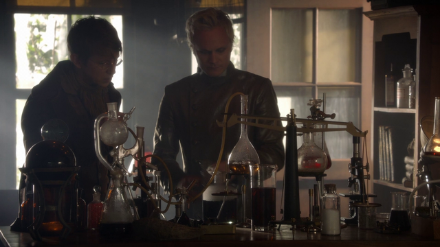 Fichier:6x03 garage du Dr Whale Frankenstein Dr Jekyll discussion projets scientifiques savants docteurs.png
