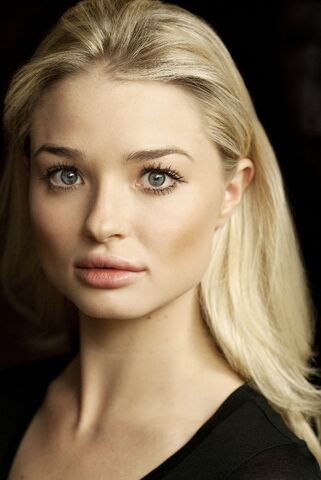 Fichier:Emma-rigby-.jpg