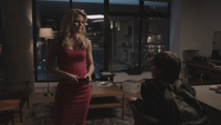 1x01 Emma Swan Henry Mills téléphone appartement Boston don super-pouvoir mensonge.png