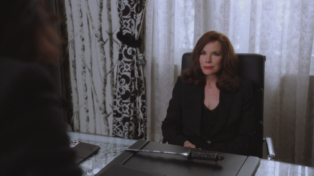 Fichier:2x15 Cora bureau du maire de la mairie Storybrooke question motivation conflit d'intérêts.png