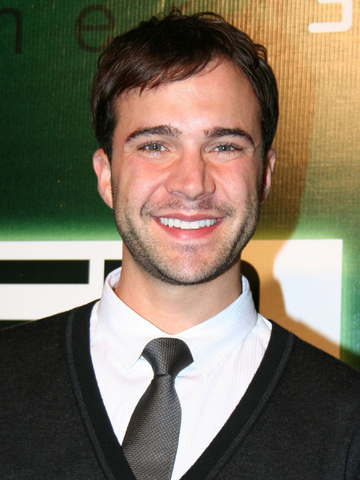 Fichier:Gil McKinney Infobox.png