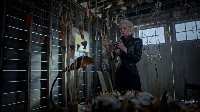 Archivo:505EmmaAndHerDreamcatchers.png