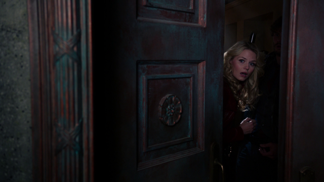 File:107EmmaSeesRegina.png